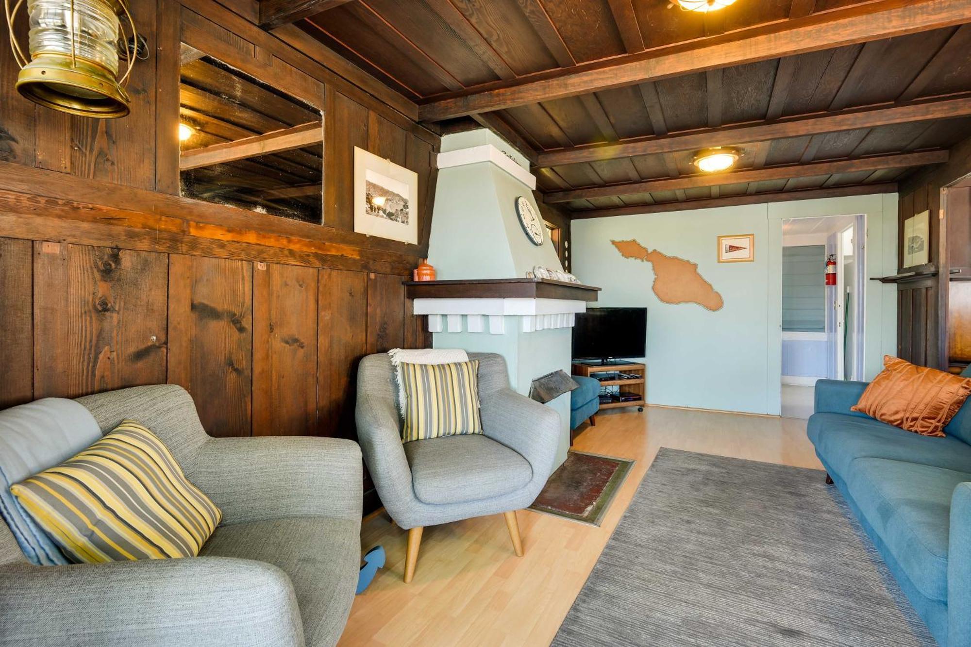 Charming Catalina Gem With Deck Walk To The Beach! Avalon Exterior photo